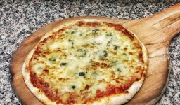 Pizzeria La Tourtière : Découvrez notre pizza 4 fromages