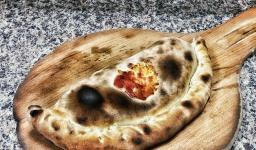 Pizzeria La Tourtière : Découvrez notre pizza Calzone